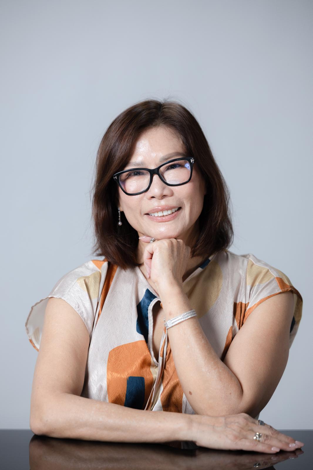 Dr. Bach Kim Nguyen — Comprehensive eye care · Dry eye · Specialty contact lenses